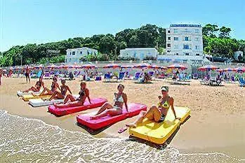 Riviera 3*