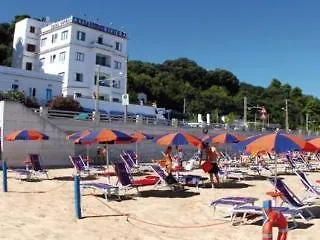 Riviera Hotel 3*