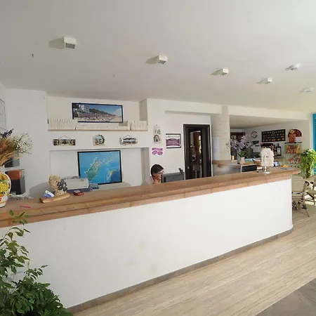 Ξενοδοχείο Riviera 3*