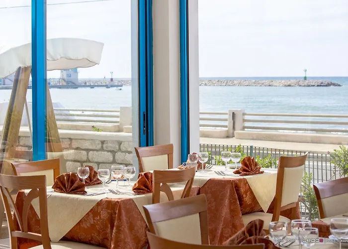 Riviera Hotel